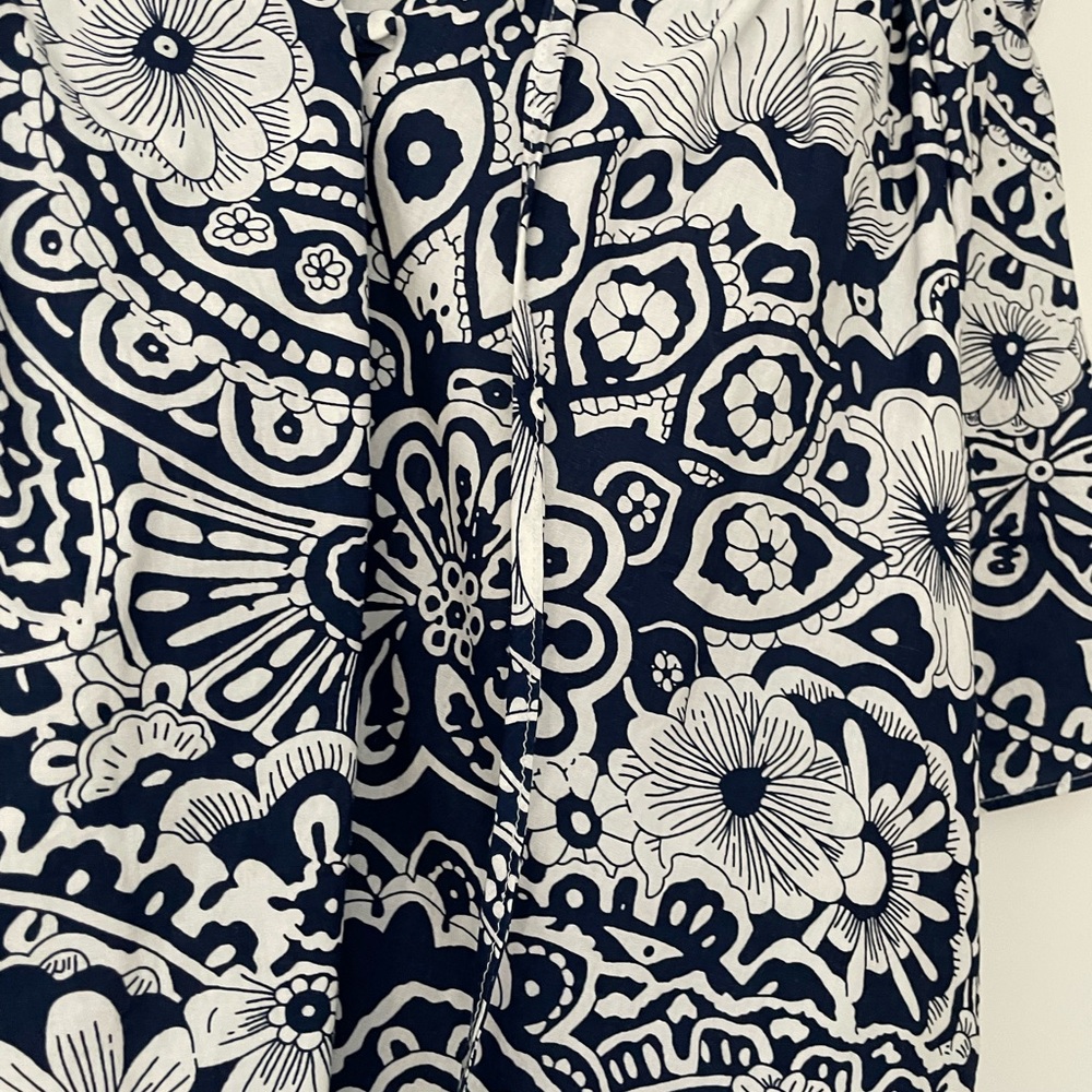 Blue and White Floral Women's Top - Picture 6 of 7